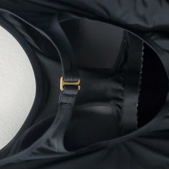 One piece black bathing suit - Picture 3 of 4